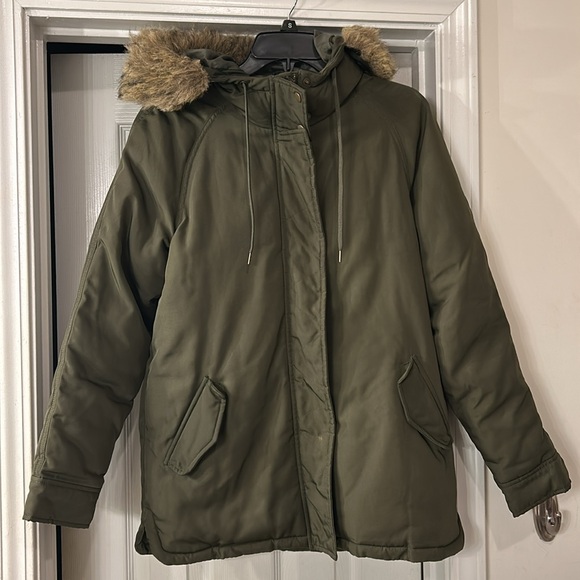 Old Navy army green parka with fur-trimmed hood - Picture 2 of 7